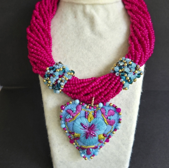 Hand embroidered Heart Necklace - Picture 3 of 5